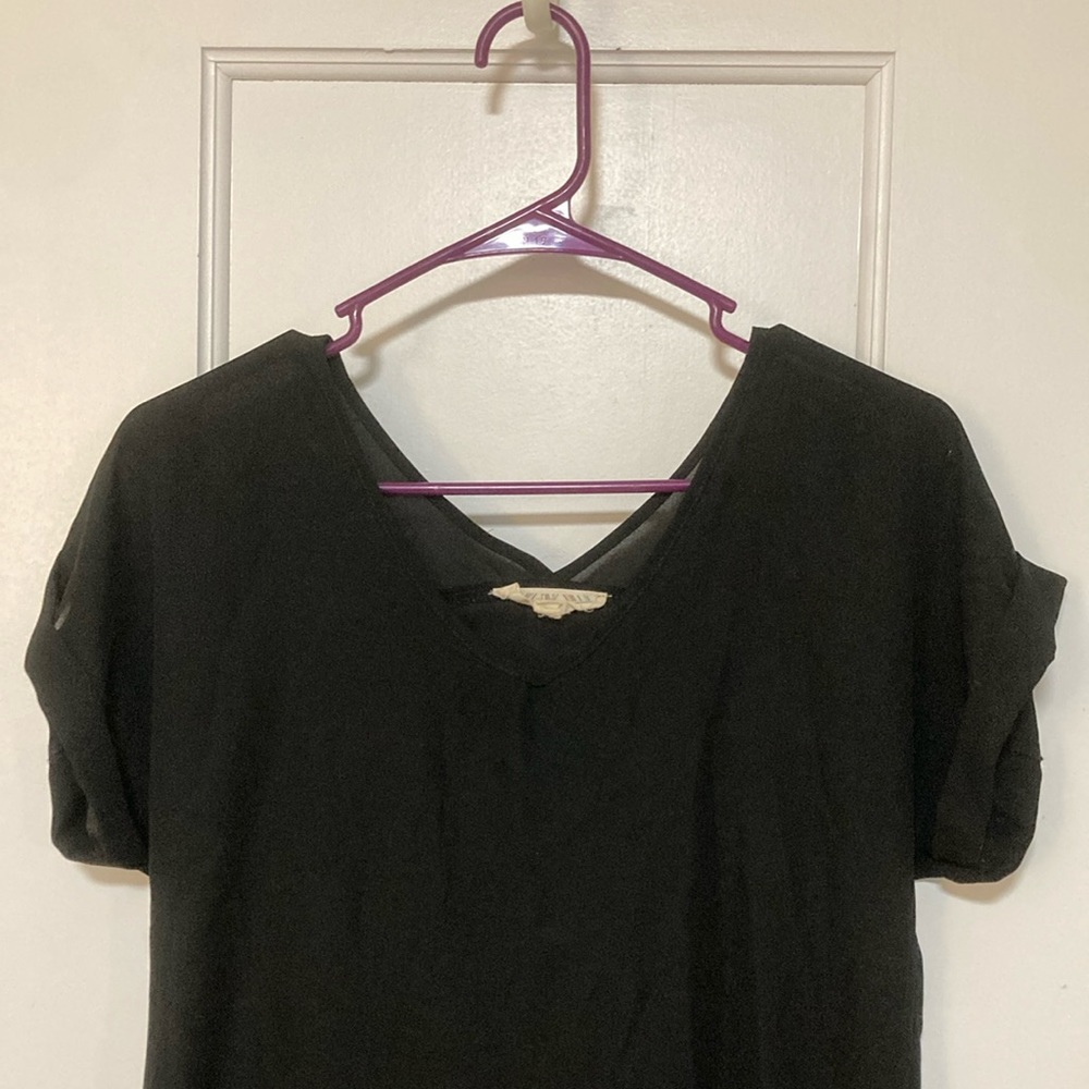 Short sleeve sheer black V neck